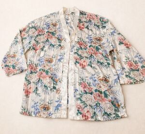 VTG Victoria’s Secret Floral Satin lounge cardigan Medium Sheer Cover Up